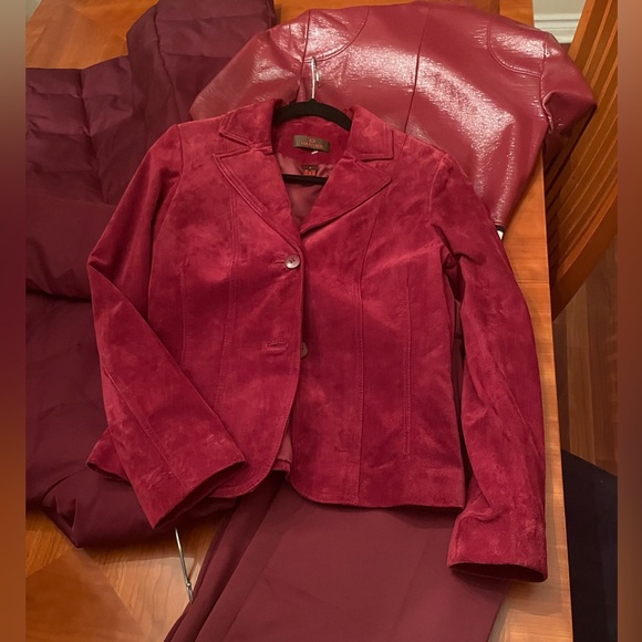 Danier suede blazer. No pockets - Picture 7 of 16